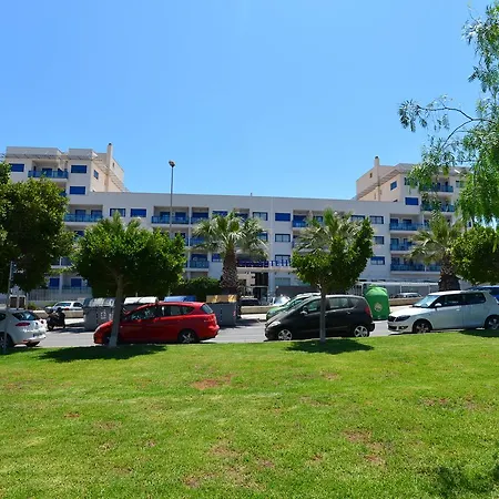 Hills Apartahotel